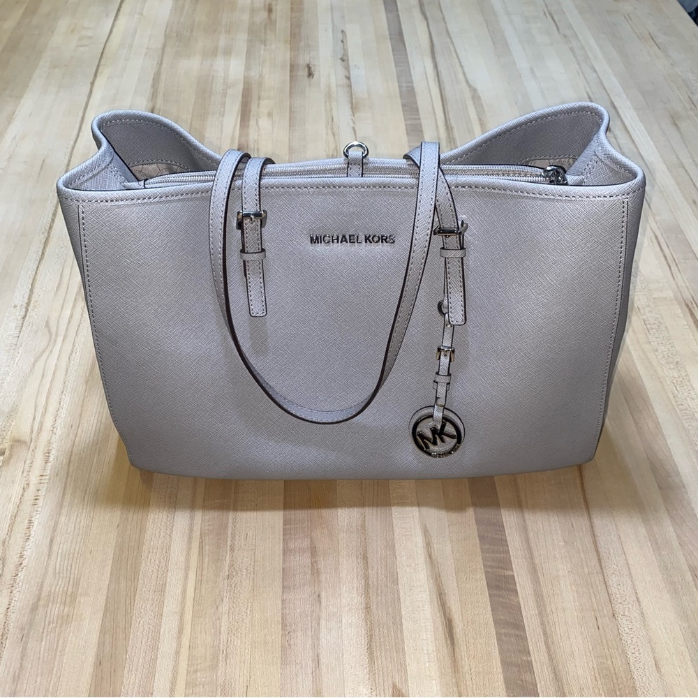 Michael Kors Gray Tote Bag with Structured Design